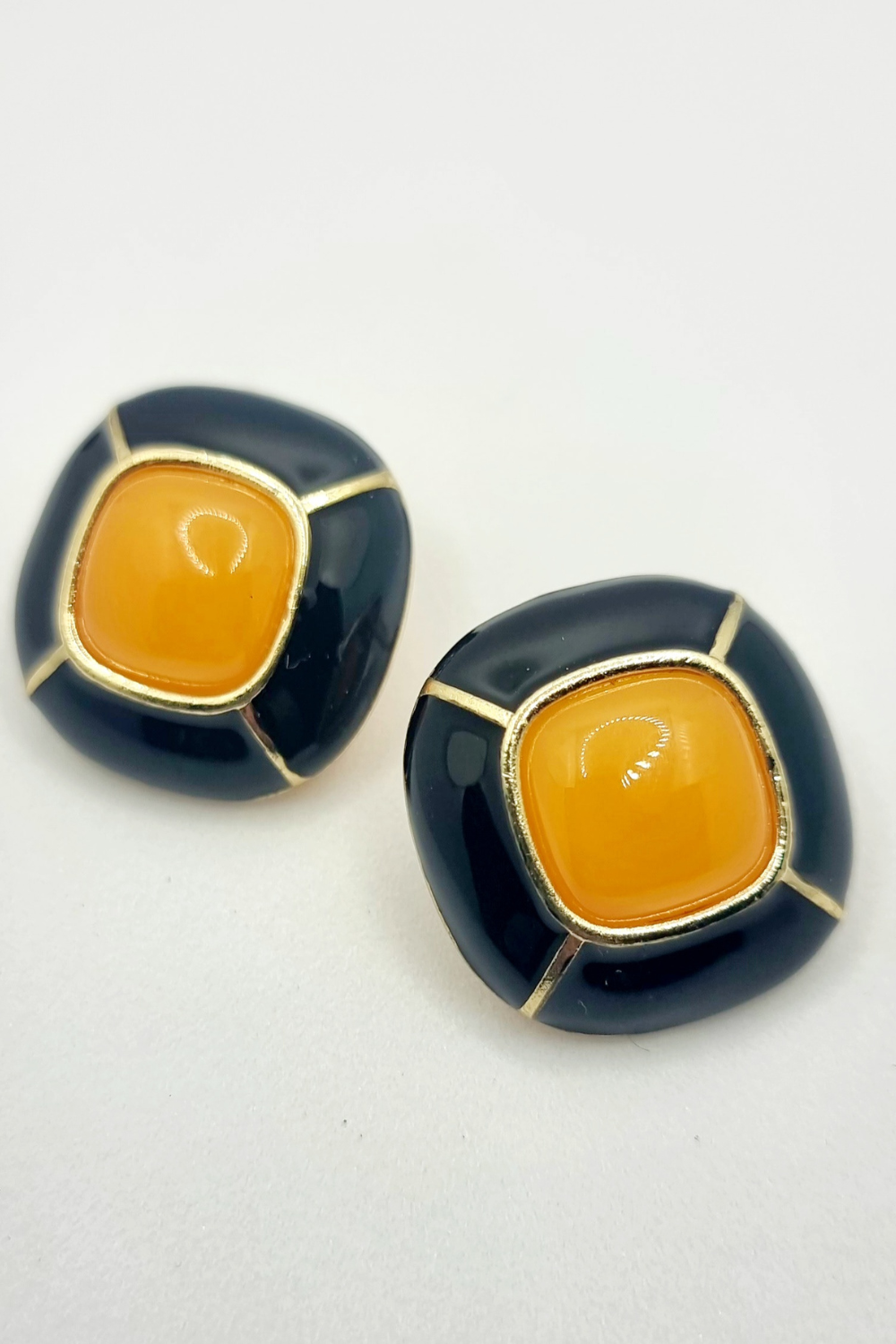 Retro black and orange stud earrings