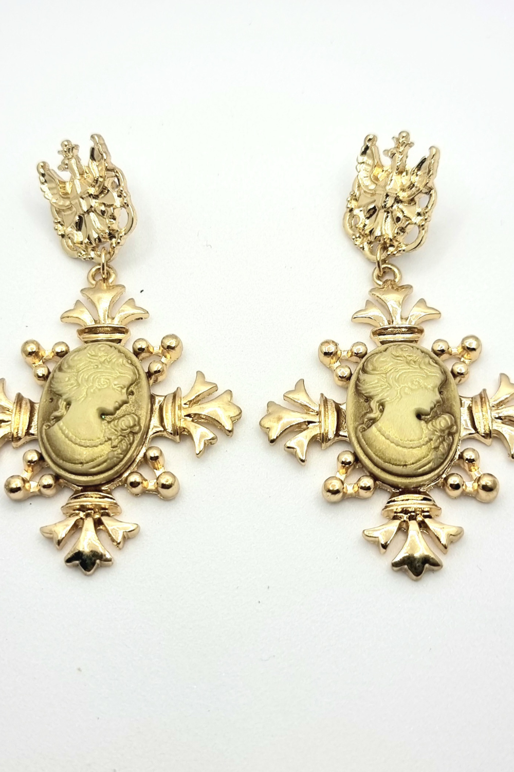 Metallic embossed figure drop earrings